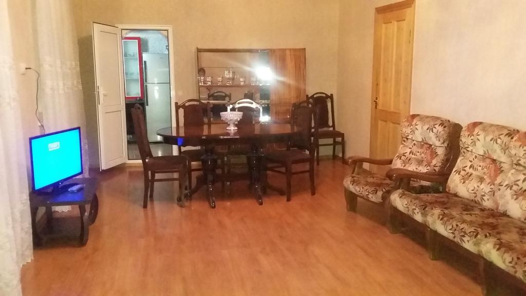 Tamila Guest House Степанцмінда Екстер'єр фото