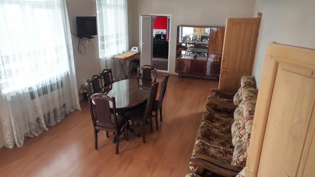 Tamila Guest House Степанцмінда Екстер'єр фото